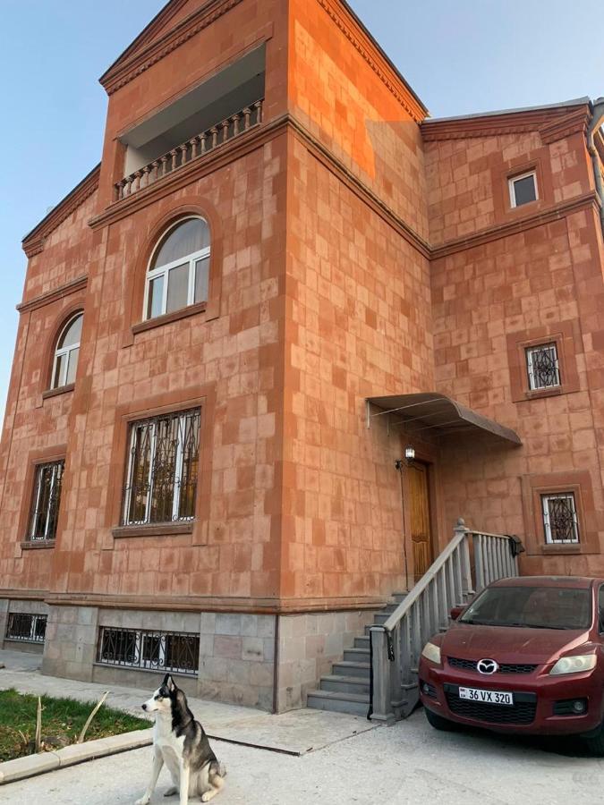 Hotel Red Castle Erevan Esterno foto