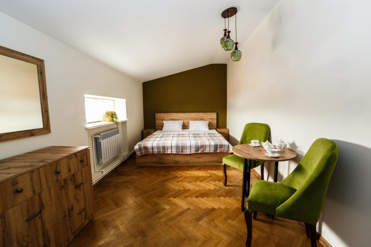 Hotel Red Castle Erevan Esterno foto